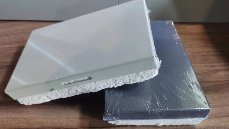 别墅屋顶防水涂料材质解析：如何选择最适合的方案**